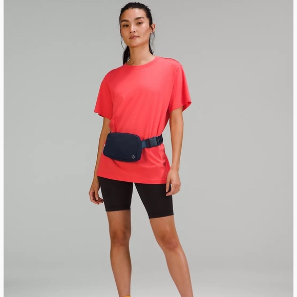 Lululemon Everything Belt Bag True Navy - Picture 5 of 6
